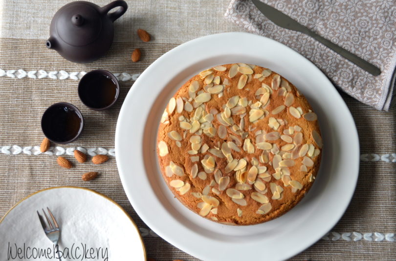 Wholewheat cake with almonds
